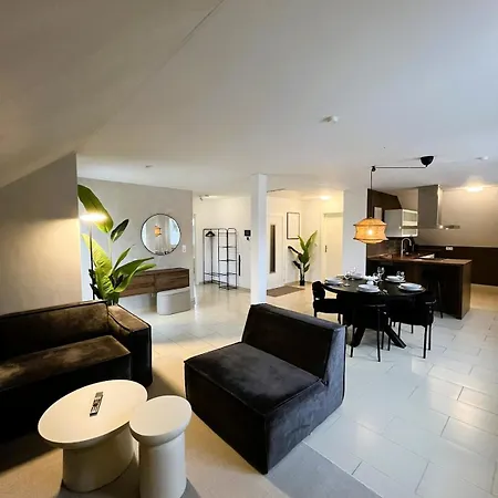 Overnight No6 - Modern Cozy, Loggia, Badewanne *