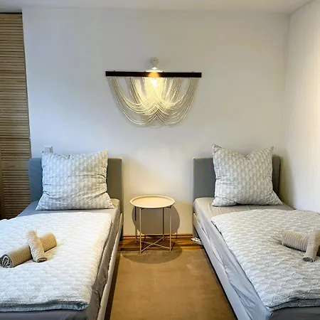 Overnight No6 - Modern Cozy, Loggia, Badewanne *