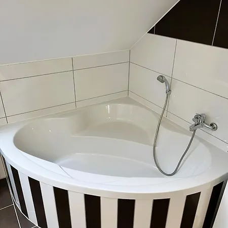 Overnight No6 - Modern Cozy, Loggia, Badewanne