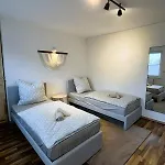 Overnight No6 - Modern Cozy, Loggia, Badewanne
